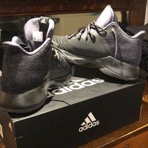 🔥Adidas Mad Bounce🔥 Black 🔥 Great Condition🔥